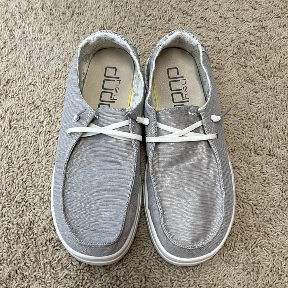 Hey Dude women’s size 10